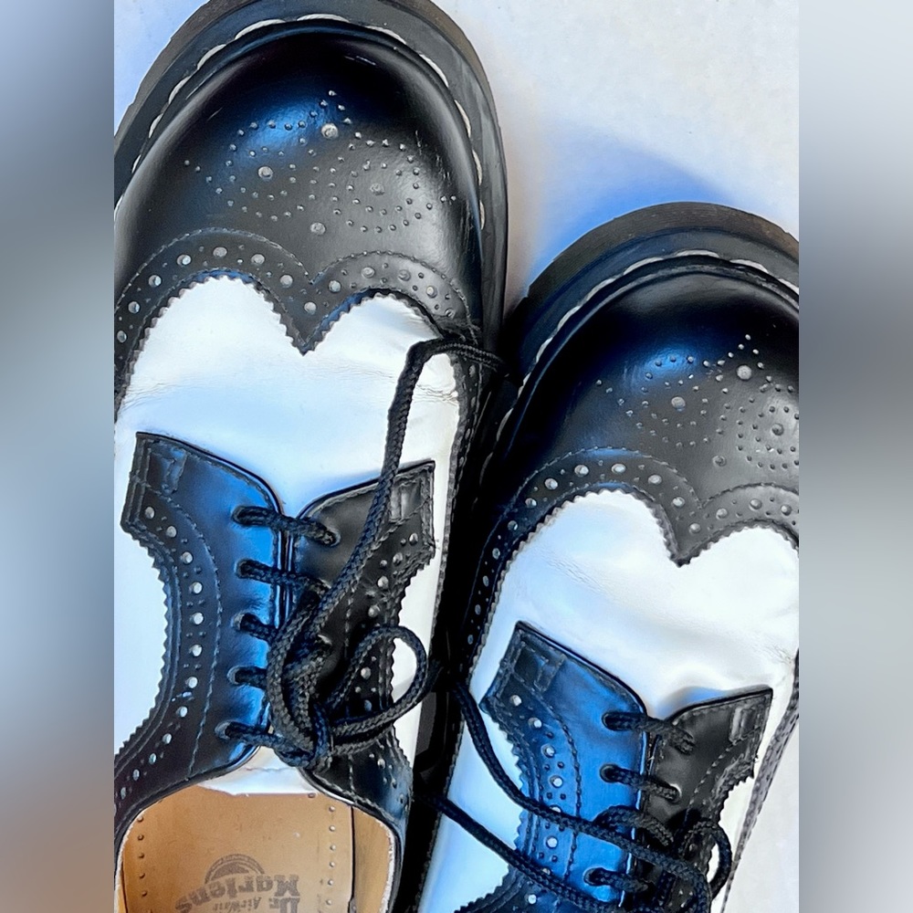 DR MARTENS BEX SMOOTH LEATHER BROGUE SHOES
